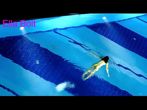 ❤️ Abdi teu tiasa ngeureunkeun nonton, pirang ngora bray ngojay buligir di ELLA bolt Resort kolam renang ❤ Video anal di urang